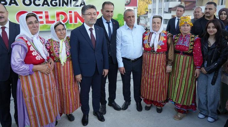 bakan-yumakli-kastamonuda-halk-ile-bayramlasti-m59Cf7qr.jpg
