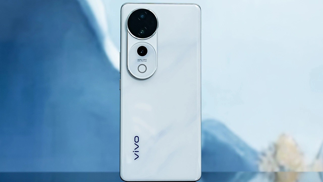 vivo-v40-ve-v40-pro-tanitildi-iste-fiyati-ve-ozellikleri-bEs5RVEn.jpg