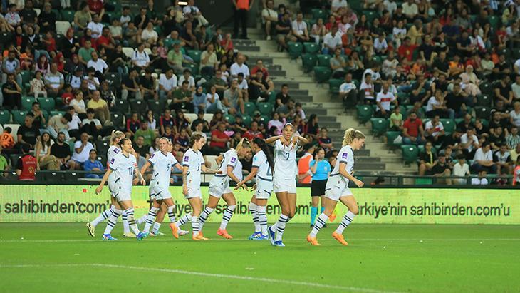 a-milli-kadin-futbol-takimi-isvicreye-takildi-9i3BzWqp.jpg