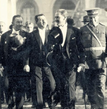 ataturkun-turkiye-cumhuriyeti-icin-3-dilegi-mesut-muvaffak-muzaffer-rOKZRIQ7.jpg