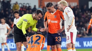 basaksehirden-galatasaray-maci-sonrasi-mhk-icin-istifa-tepkisi-akRPZtwP.jpg