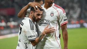 besiktas-fenerbahce-derbisi-oncesi-rafa-silva-gelismesi-rNqjQ6WY.jpg
