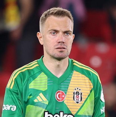 besiktas-kalecisi-mert-gunoktan-kaptanlik-degisimi-aciklamasi-eN8wb73m.jpg