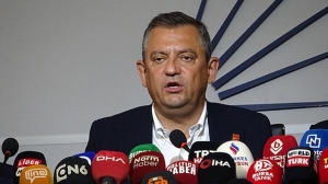 chp-lideri-ozel-partisinin-bursa-il-baskanliginda-konustu-devletle-millet-yarismasin-gMq4Pr13.jpg