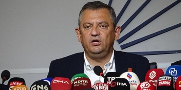 chp-lideri-ozel-partisinin-bursa-il-baskanliginda-konustu-devletle-millet-yarismasin-gMq4Pr13.jpg