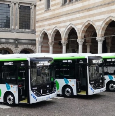 cinin-guangzhou-sehrinde-elektrikli-otobus-ve-taksiler-ile-hava-kirliligi-azaldi-fQgwjSaR.jpg