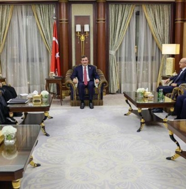 cumhurbaskani-yardimcisi-yilmaz-suudi-arabistan-yatirim-bakani-falihi-kabul-etti-K2LNWkfX.jpg