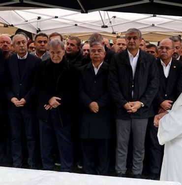 cumhurbaskanligi-yik-uyesi-sahinin-babasi-son-yolculuguna-ugurlandi-nrNCFIDa.jpg