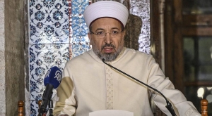 diyanet-isleri-baskani-arpagus-turkiyede-250-bin-civarinda-resmi-hafizimiz-var-Oqbqxcf2.jpg