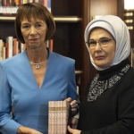 emine-erdogan-charlotte-merz-ile-millet-kutuphanesini-ziyaret-etti-becC7URm.jpg