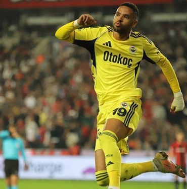 fenerbahcede-anderson-taliscadan-7-dakikada-2-gol-ilVUtFR9.jpg
