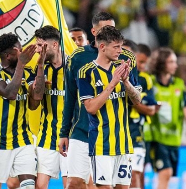 fenerbahcede-surpriz-ayrilik-iddiasi-transfer-teklifleri-degerlendirilecek-9jd67aVA.jpg