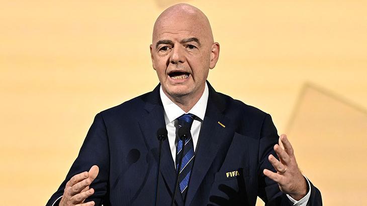 fifa-baskani-gianni-infantinodan-tff-baskani-haciosmanogluna-paris-2024-daveti-nd5JTezx.jpg