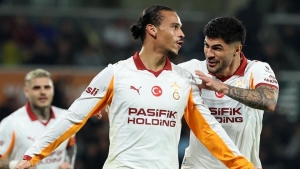 galatasarayda-leroy-sane-sov-25-yil-sonra-ilki-basardi-rzWy2wK8.jpg