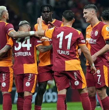 galatasarayda-yildiz-futbolcu-trabzonspor-macinda-yok-okan-burukun-tercihi-belli-oldu-m7e2qMvA.jpg