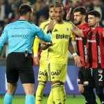 gaziantep-fk-fenerbahce-macindaki-kirmizi-kart-dogru-mu-eski-hakemler-degerlendirdi-z4ZIDnMQ.jpg