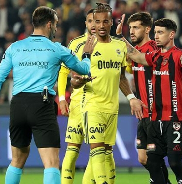 gaziantep-fk-fenerbahce-macindaki-kirmizi-kart-dogru-mu-eski-hakemler-degerlendirdi-z4ZIDnMQ.jpg