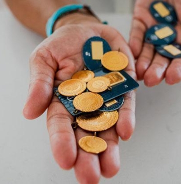 iki-ayda-1500-tl-yukselen-gram-altin-icin-yeni-tahmin-soylentisi-bile-piyasalari-rahatsiz-2L1C2P1m.jpg