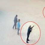 koy-meydaninda-kanli-duello-silah-dogrultan-adamin-uzerine-yuruyup-bicakla-oldurdu-UsIE17cp.jpg