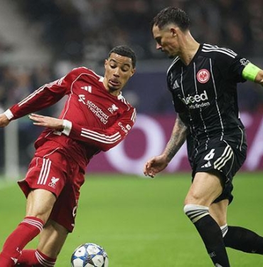 liverpool-frankfurtu-farkli-maglup-etti-4-maclik-seri-son-buldu-KFG5VMQB.jpg