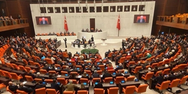 meclis-gundemi-dolu-askeri-tezkere-sayistay-secimi-ve-yeni-kanun-teklifleri-gorusulecek-MFF67Lix.jpg