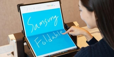samsung-yeni-nesil-oled-panellerini-tanitti-ozellikle-katlanabilir-paneller-dikkat-cekici-yT87tFZV.jpg