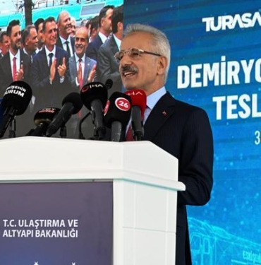 turkiyenin-ilk-hizli-tren-fabrikasinda-calismalar-basladi-KPePq8Lp.jpg