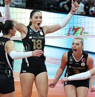 vakifbank-galatasaray-daikini-3-0-ile-gecti-iAeCergA.jpg