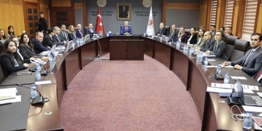 bakan-bolat-ithalat-genel-mudurlugu-ekibi-ile-toplanti-gerceklestirdi-OV1AGBQI.jpg