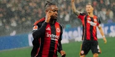 batshuayi-eintracht-frankfurta-uzatmalarda-1-puani-getirdi-F7AlYEKw.jpg