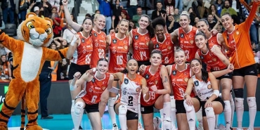 cev-sampiyonlar-ligi-nde-eczacibasi-dynavit-set-vermeden-kazandi-rbUCIWlH.jpg