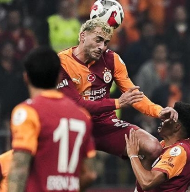 galatasarayda-baris-alper-yilmaza-bir-kez-daha-islik-soku-GCmq4Gp3.jpg