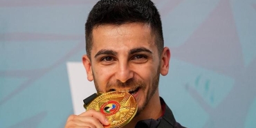 milli-karateci-eray-samdan-dunya-sampiyonu-Hv9guKN9.jpg
