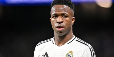 real-madridde-vinicius-junior-krizi-yeni-sozlesme-icin-kararini-verdi-HEOVl6wW.jpg