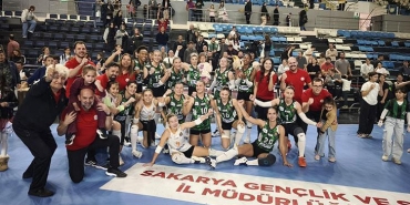 sakarya-voleybolun-bilegi-bukulmuyor-hedef-sultanlar-ligi-LFfwVENT.jpg