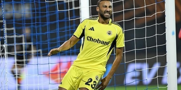 super-lig-ekibinin-baskani-resmen-acikladi-cenk-tosun-ve-emre-mor-ile-gorustuk-CV35WCUu.jpg