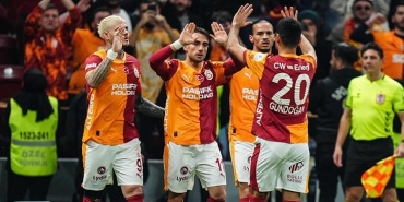 canli-galatasaray-kasimpasayi-3-golle-gecti-ligin-ilk-yarisini-zirvede-bitirdi-E5KY4j7Q.jpg