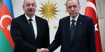 erdogan-aliyev-ile-telefonda-gorustu-ticaret-ve-is-birligi-masada-9POzXqLC.jpg