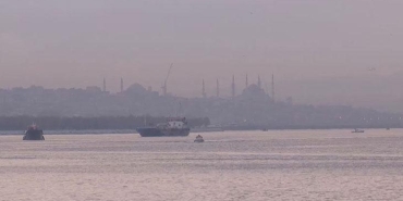 istanbul-bogazi-sis-nedeniyle-gemi-trafigine-kapatildi-nxbGwnde.jpg