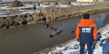 sanliurfada-arac-kanala-uctu-kaybolan-surucuyu-arama-calismalarinda-3uncu-gun-lHLnvCUh.jpg