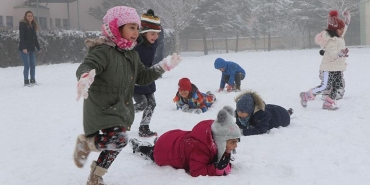 son-dakika-hangi-illerde-okullar-tatil-kar-yagisi-etkisini-artirdi-haberler-pes-pese-geldi-6PuhXQnt.jpg