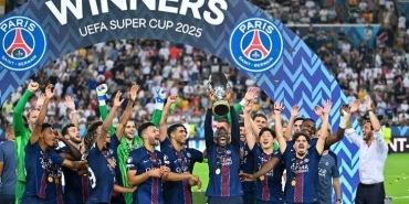2025-psgnin-yili-oldu-bir-sezonda-6-kupa-birden-ZzVHtdgb.jpg
