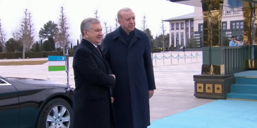cumhurbaskani-erdogan-ozbekistan-cumhurbaskani-mirziyoyevi-remi-torenle-karsiladi-1WqSWwYz.jpg