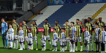 fenerbahcede-sok-sakatlik-musaba-oyuna-devam-edemedi-4U1h6QRd.jpg