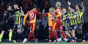galatasaray-fenerbahce-macinda-tartisma-yaratan-kararlari-eski-hakem-degerlendirdi-2-saridan-kirmizi-kart-wj8i4L2x.jpg