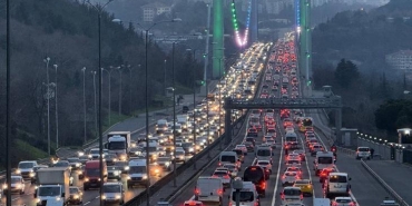 istanbulda-trafik-durma-noktasina-geldi-iste-bolge-bolge-son-durum-fPsReJBj.jpg