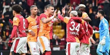 canli-anlatim-galatasarayda-evinde-hata-yapmadi-osimhen-maca-damga-vurdu-gzEsk5y9.jpg