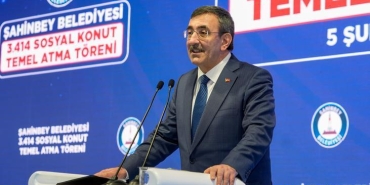 cumhurbaskani-yardimcisi-yilmaz-bol-bol-konusup-gezenlerin-ne-is-yaptiklari-goruyoruz-Qklxq1M3.jpg