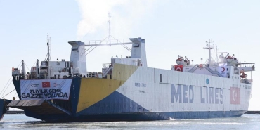 gazze-icin-hazirlanan-21-iyilik-gemisi-mersin-limanindan-ugurlandi-z9gYnNtx.jpg