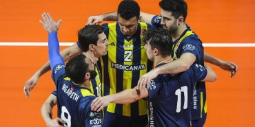 voleybolda-derbi-macta-fenerbahce-galatasarayi-maglup-etti-lzjAQ7kC.jpg